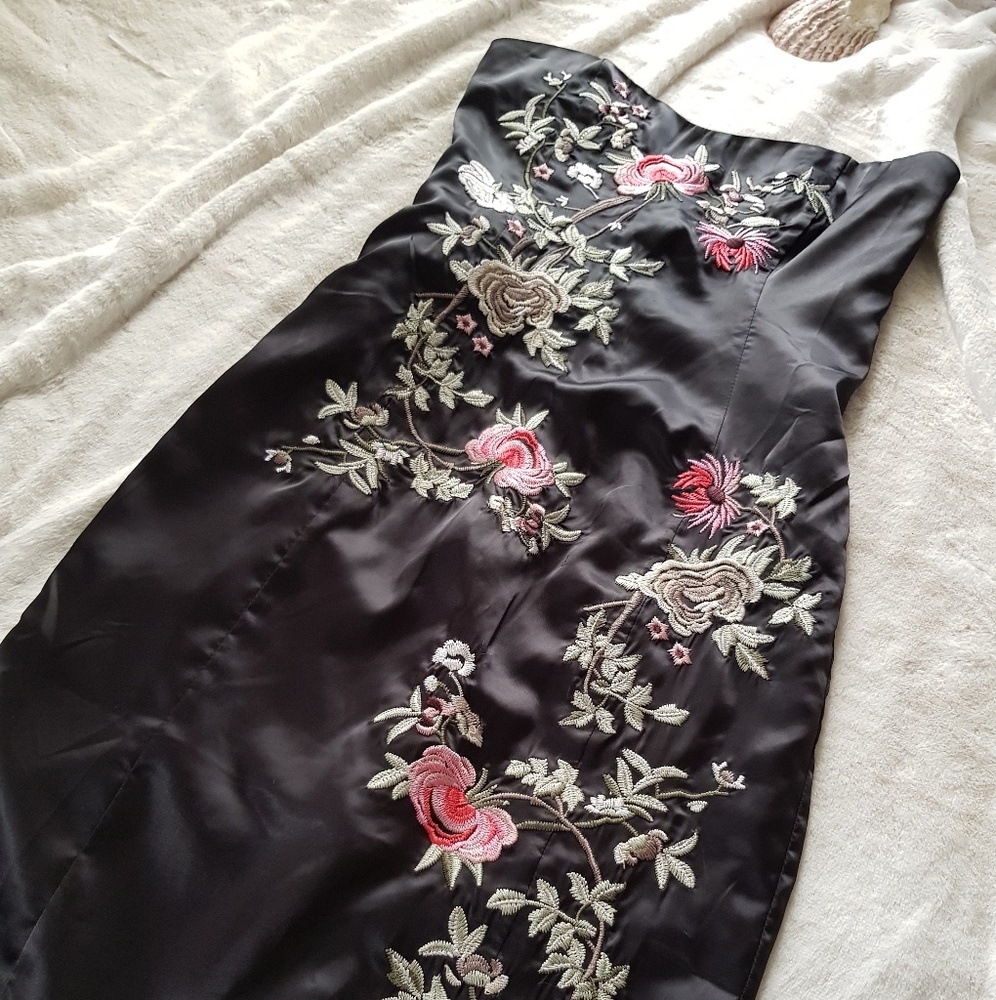 Forever 21 Strapless black midi